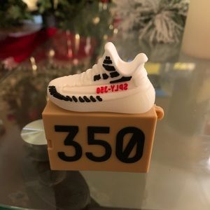 Yeezy 350 AirPod Case For First And Second Generation .